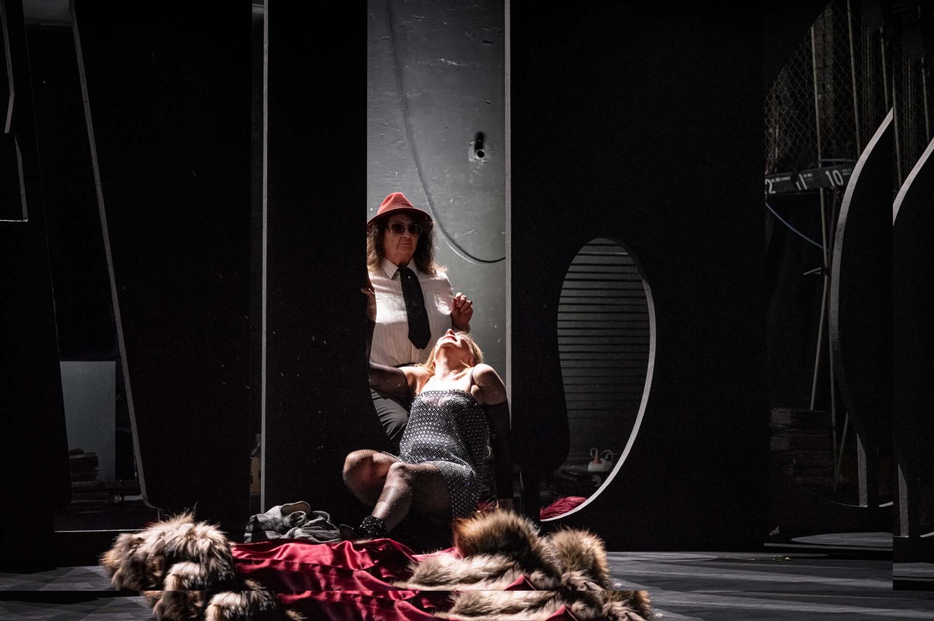 Kto ile zarabia w teatrze?