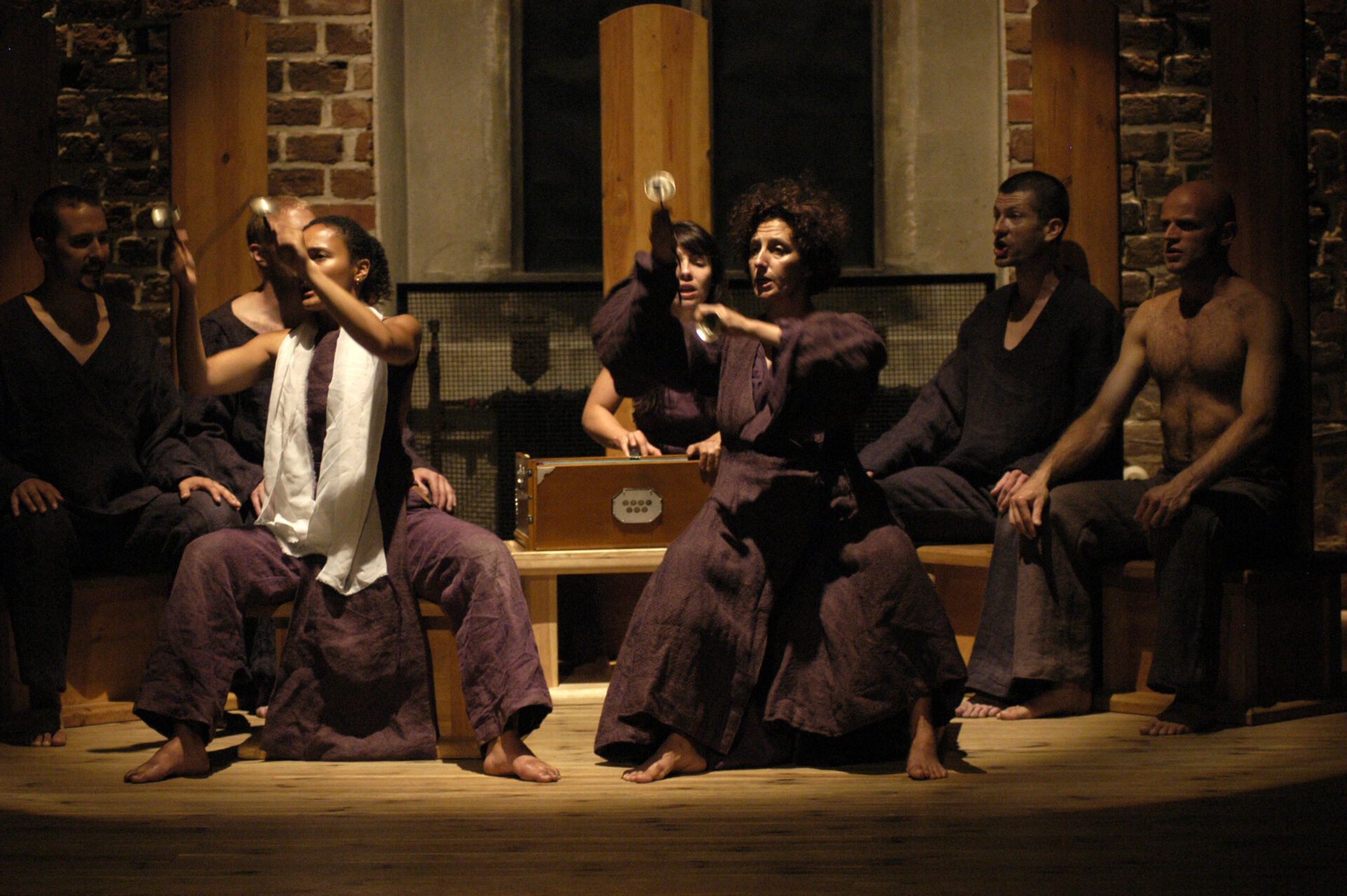 25xXXI. Spektakle ćwierćwiecza: KRONIKI – OBYCZAJ LAMENTACYJNY