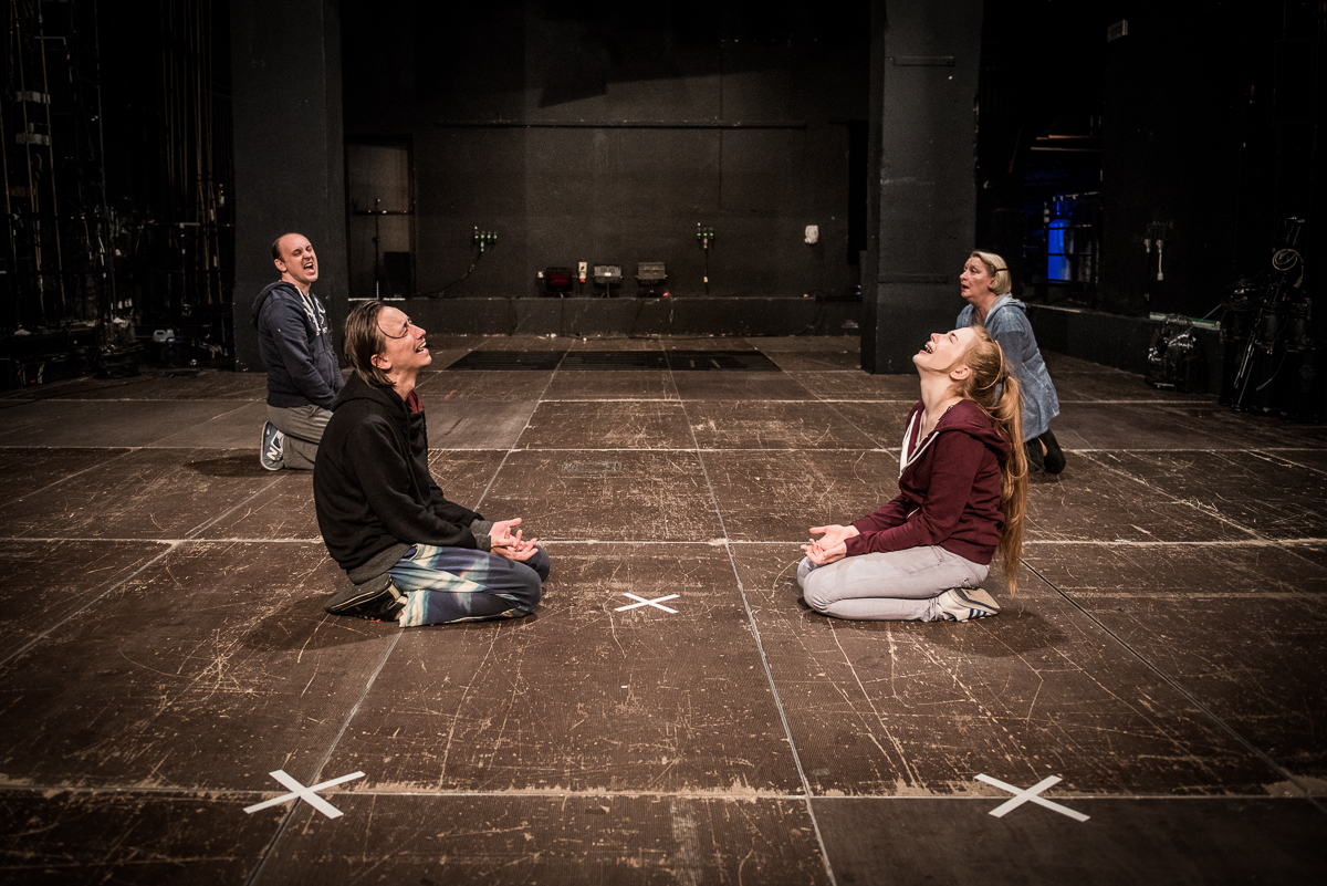 25xXXI. Spektakle ćwierćwiecza: EWELINA PŁACZE