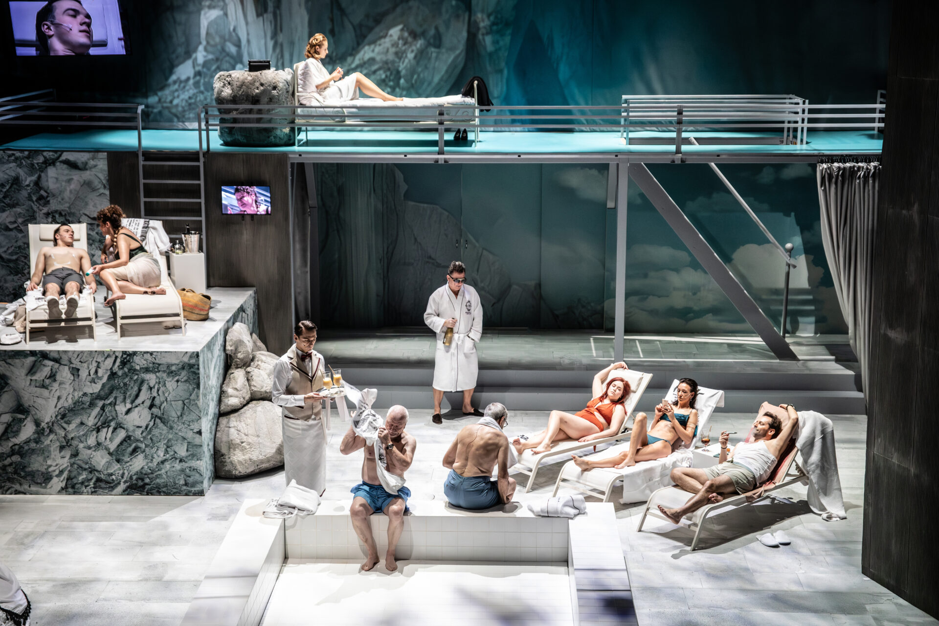 Jak długo już tu jesteśmy?